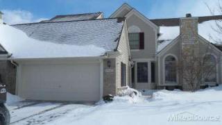 16966 Lochmoor Cir, Northville MI  48168-4403 exterior