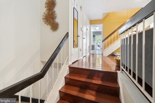 10302 Castlehedge Ter, Silver Spring MD  20902-5807 exterior