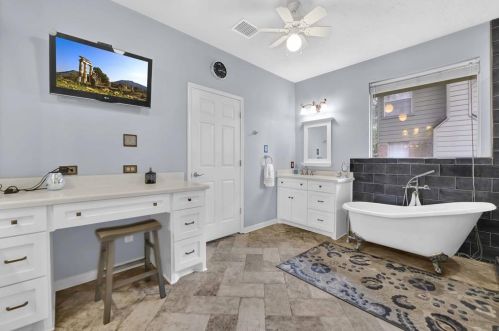 8518 Malardcrest Dr, Humble TX 77346-6119 exterior