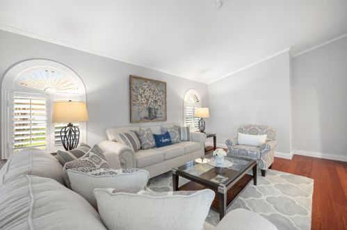 1292 Bent Pine Cv, Fort Pierce FL 34986-2102 exterior