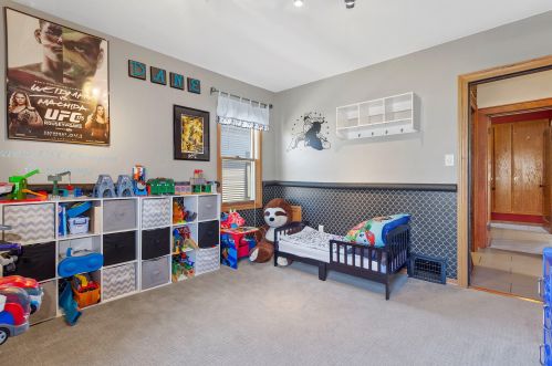 1015 76, Milwaukee WI 53214-3031 exterior