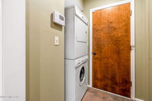 1458 Olympic Club Dr, Tucson AZ  85710-7250 exterior