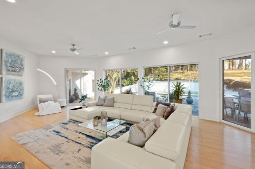 30 Chevaux Ct, Atlanta GA  30342-1944 exterior