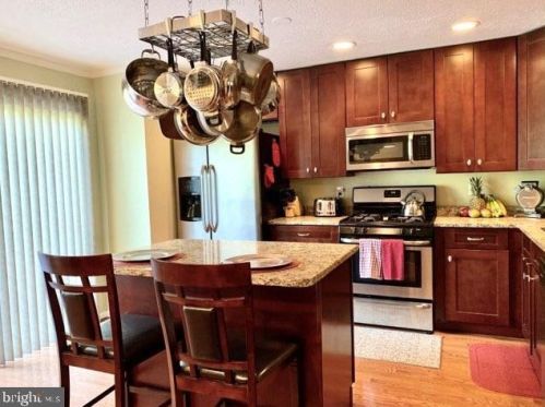 7471 Duddington Dr, Alexandria VA  22315-3849 exterior