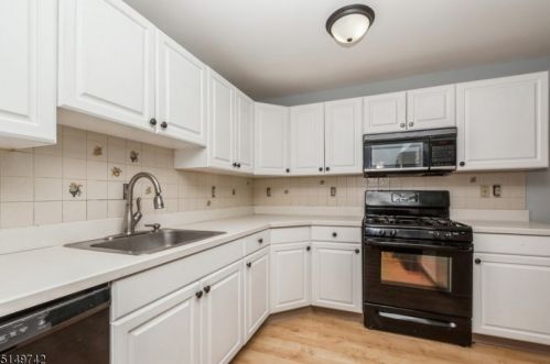 45 Davenport Pl, Morristown NJ 07960-6574 exterior