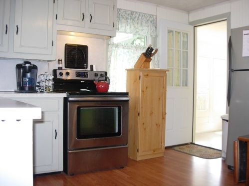 69 Powell Ave, Springfield MA 01118-2166 exterior