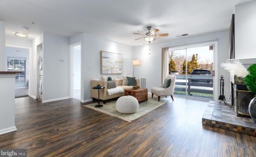 244 Reynolds St, Alexandria, VA 22304-4463