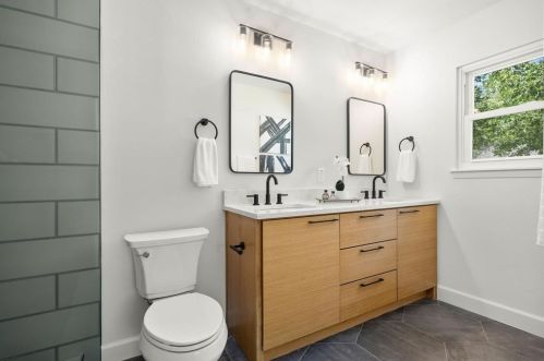 1909 Belford Dr, Austin TX 78757-8205 exterior