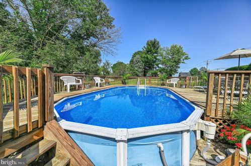 1000 Littlestown Rd, Littlestown PA 17340-9442 exterior