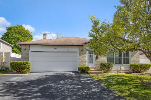 338 Yorkfield Ave, Elmhurst, IL 60126-5316