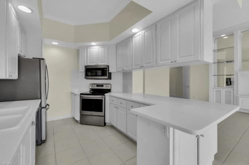 4822 Martinique Way, Naples FL 34119-9551 exterior