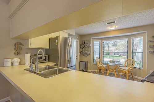 9018 Gln Moor Ln, Port Richey FL 34668-4945 exterior