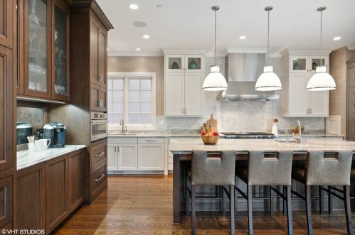 2900 Hermitage Ave, Chicago IL 60609-2733 exterior