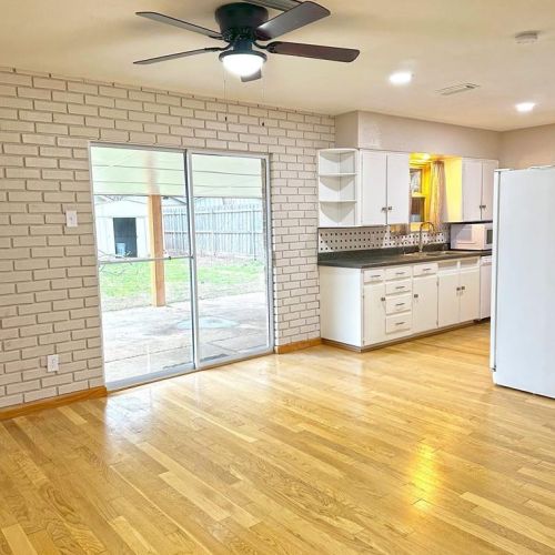 2126 Pebblebrook Trl, Irving TX  75060-7323 exterior