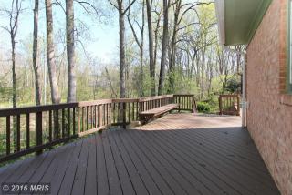 1552 Forest Villa Ln, Mc Lean VA  22101-4130 exterior