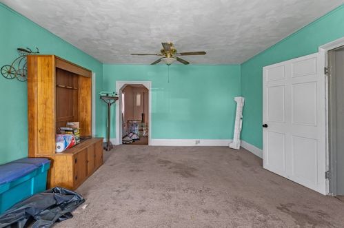 200 Main St, Pittsburgh PA 15215-2447 exterior