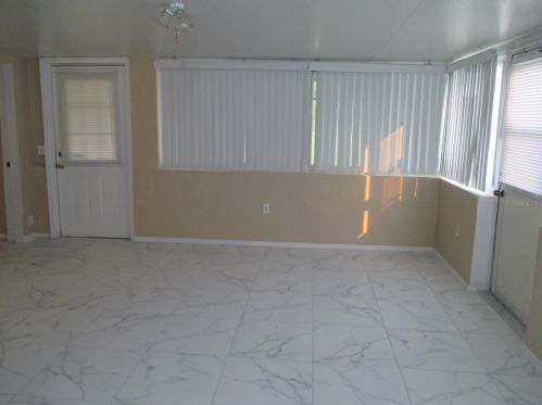 1307 Econlockhatchee Trl, Orlando FL 32825-6108 exterior