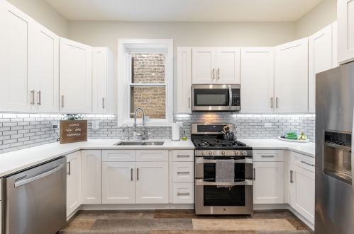 2833 Lexington St, Chicago IL  60612-3311 exterior