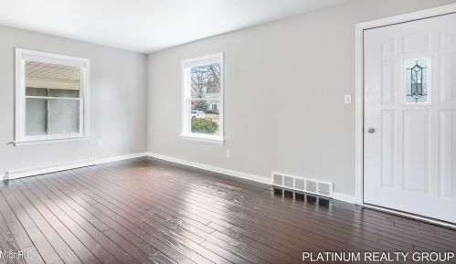 3013 Roosevelt Rd, Meskegon MI 49441-3905 exterior