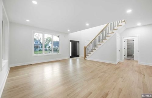 22 Lois Ave, Demarest NJ  07627-2220 exterior