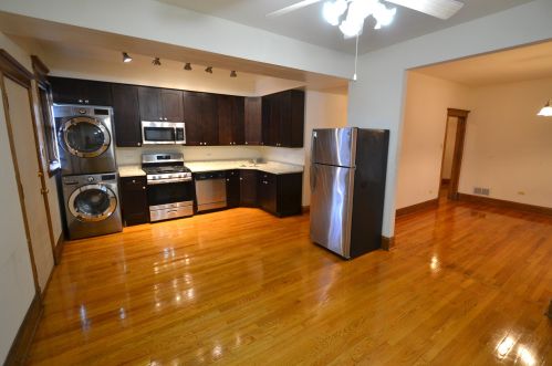 3122 California Ave, Chicago, IL 60618-7055