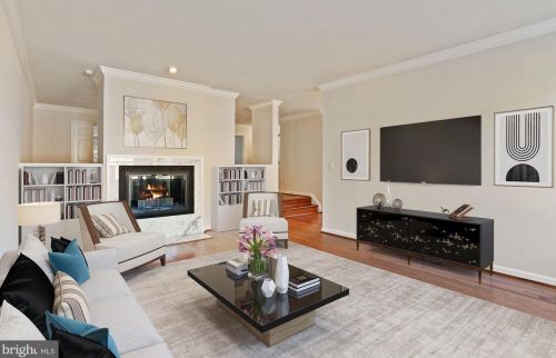 1454 Mclean Mews Ct, Mc Lean VA  22101-3824 exterior