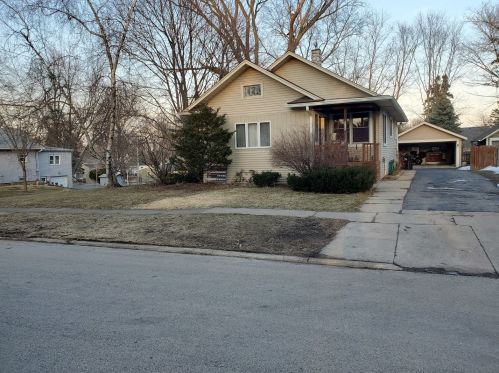 187 Illinois St, Bull Valley, IL 60014-4452