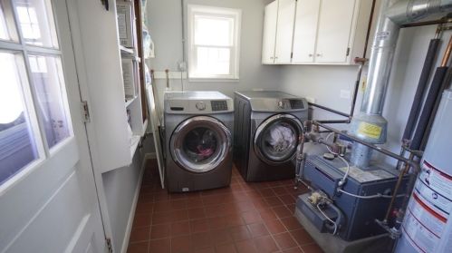 16 Sunrise Ter, Springfield MA 01119-2539 exterior