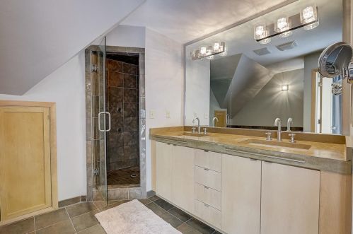 2230 Smt Ave, Milwaukee WI 53202-1245 exterior