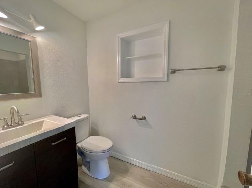 527 Broxburn Ave, Tampa FL  33617-7823 exterior