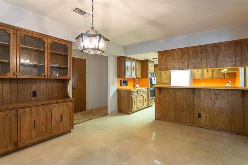 304 Blue Rdg Trl, Austin TX 78746-4538 exterior