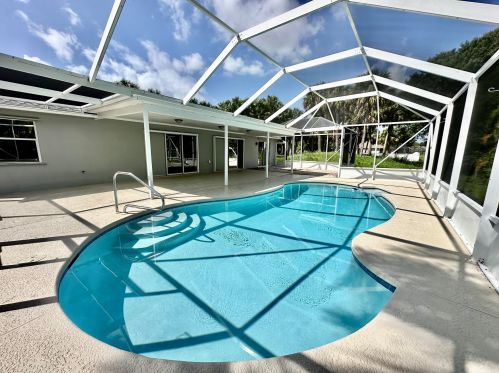 1985 Leafy Rd, Fort Pierce FL 34953-1328 exterior