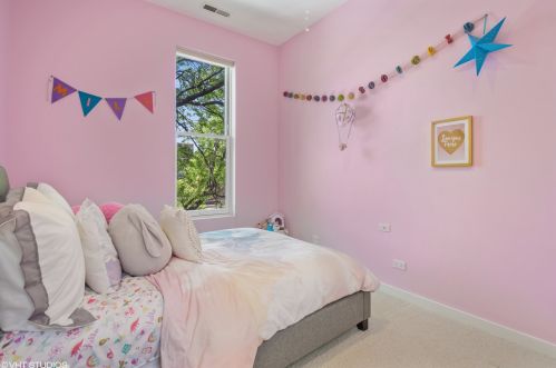 2125 Clifton Ave, Chicago IL  60614-4115 exterior