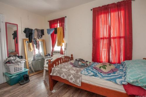 912 Orch St, Peekskill NY 10566-2728 exterior