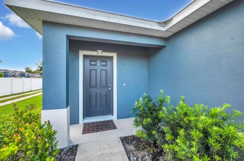 3357 Park Dr, Fort Pierce, FL 34982-8424