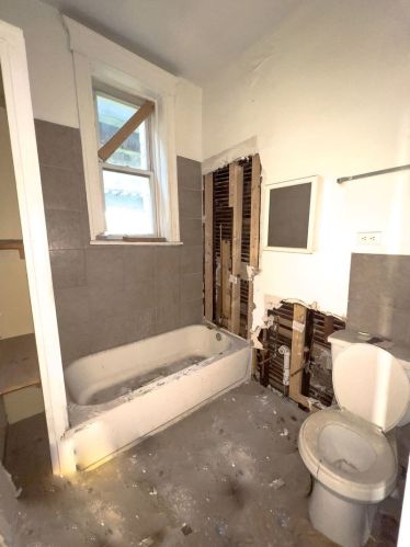 1945 Kedzie Ave, Chicago IL 60629-3532 exterior