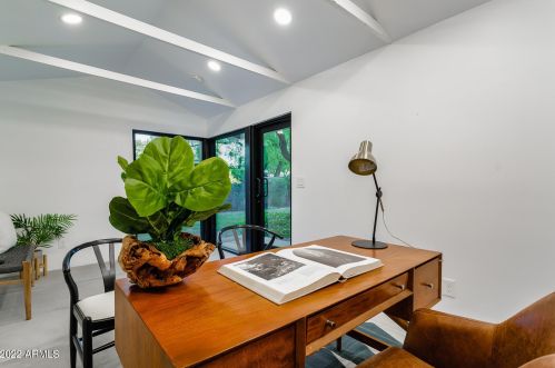 5721 10th St, Phoenix AZ  85014-2213 exterior