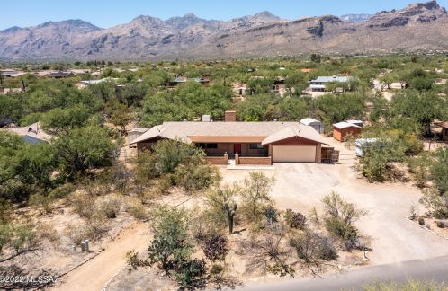 9541 Prospect Ln, Tucson, AZ 85749-9426