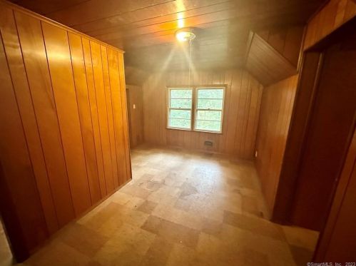 19 Kulas Ter, Seymour CT 06483-2715 exterior