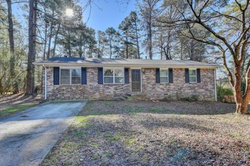 2188 Clairmont Cir, Lithonia, GA 30078-4106