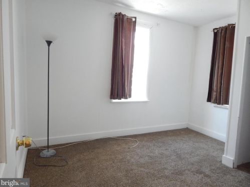 54 7 St, Darby PA 19023-2432 exterior