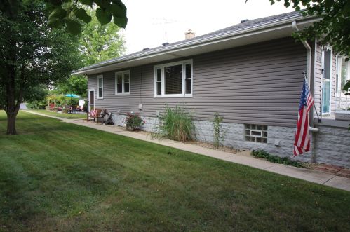 1811 Center St, Joliet, IL 60403-2513