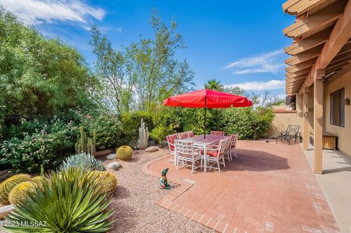 1024 Camino Diestro, Tucson AZ 85704-7694 exterior