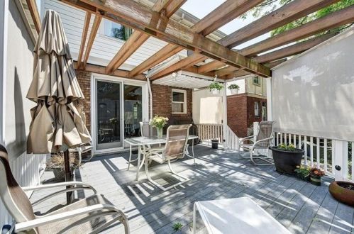 2334 Tilbury Ave, Pittsburgh PA 15217-2517 exterior