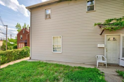 2339 Candace St, Pittsburgh PA 15216-3142 exterior