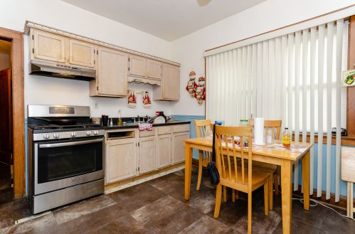 8748 Ada St, Chicago IL 60609-5920 exterior