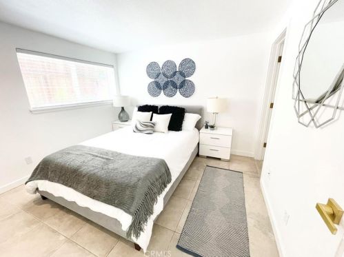 320 Rossmore Dr, Oxnard CA  93035-4465 exterior