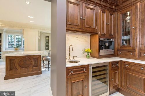 2446 Kalorama Rd, Washington DC 20008-1625 exterior