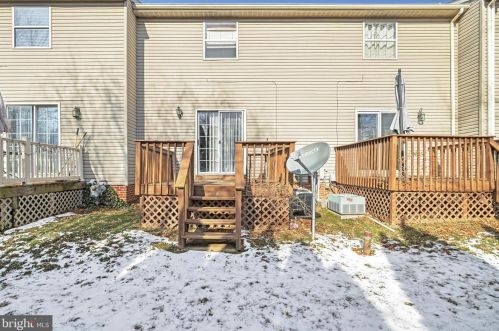 154 Ctr St, Hanover PA 17331-2828 exterior