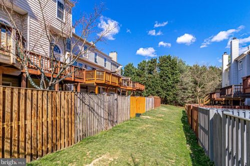 7041 Chesley Search Way, Alexandria VA 22315-4754 exterior